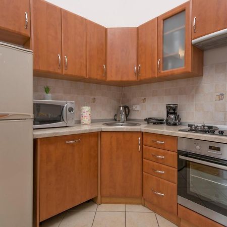 City Centre Sea View Apartment พูลา ภายนอก รูปภาพ